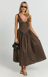 Scoop Neck Drop V Waist Gathered Skirt Dress in Dark Chocolate