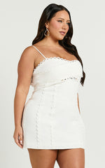 Sweetheart Tie Back Scallop Detail Dress in Off White