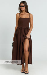 Linen Scoop Neck Gathered Dress in Chocolate