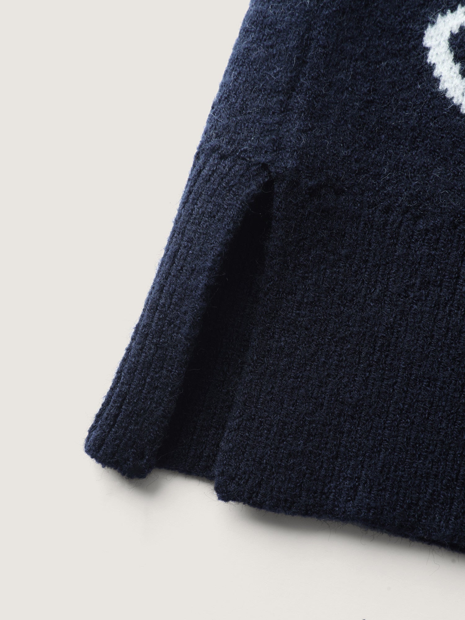 Supersoft Round Neck Floral Split Hem Pullover