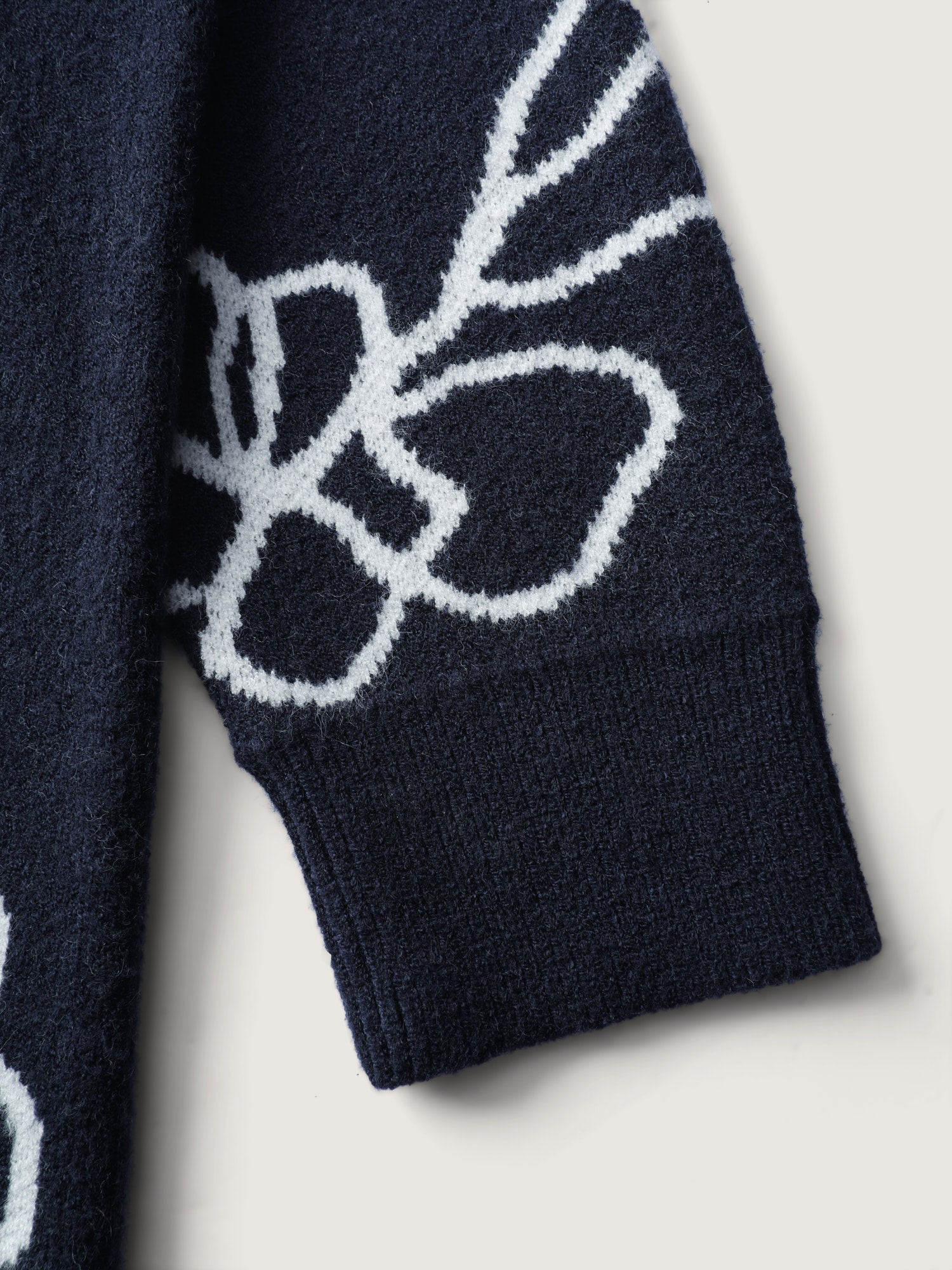 Supersoft Round Neck Floral Split Hem Pullover