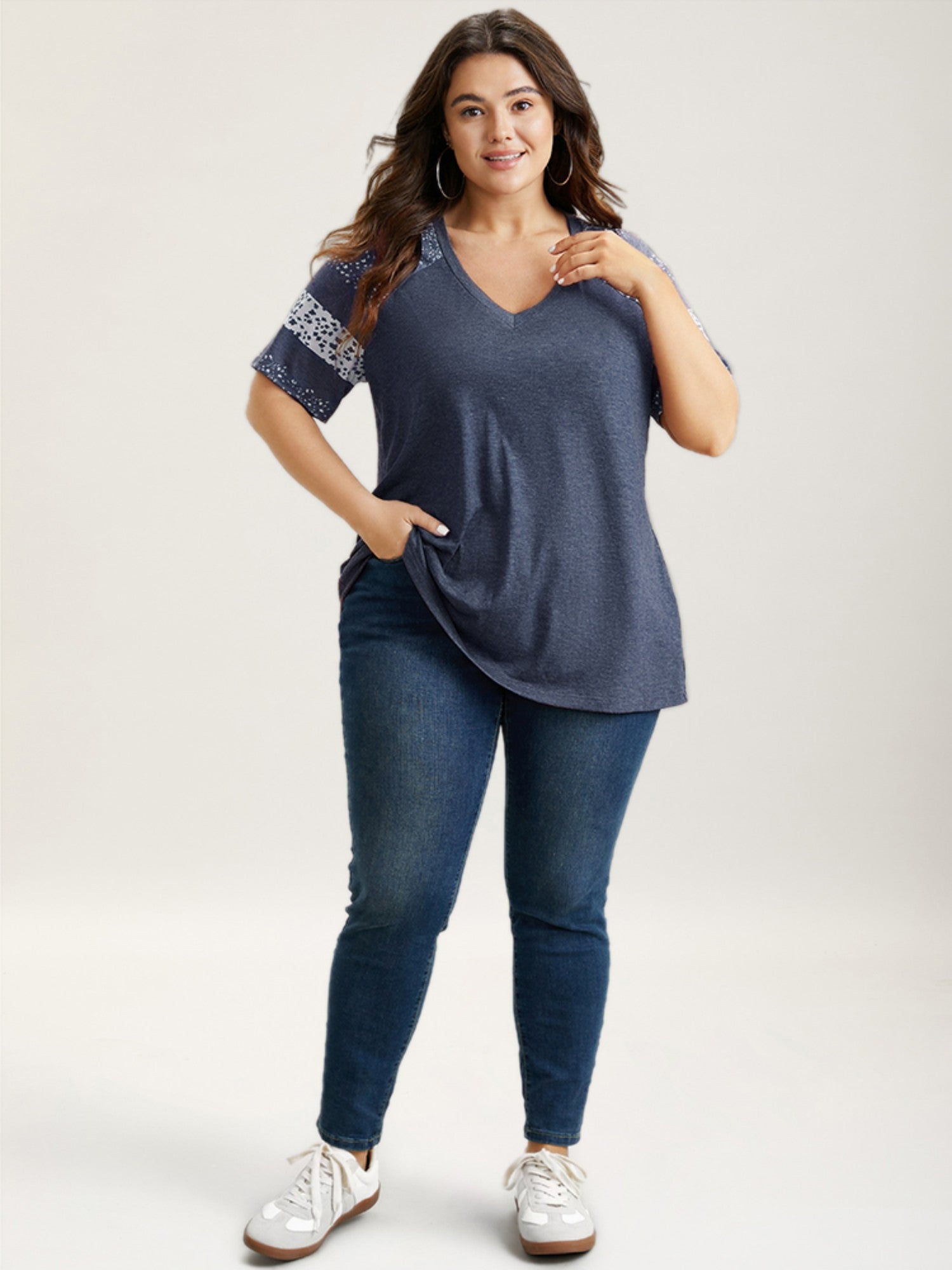 Ditsy Floral Colorblock Contrast Raglan Sleeve T-shirt