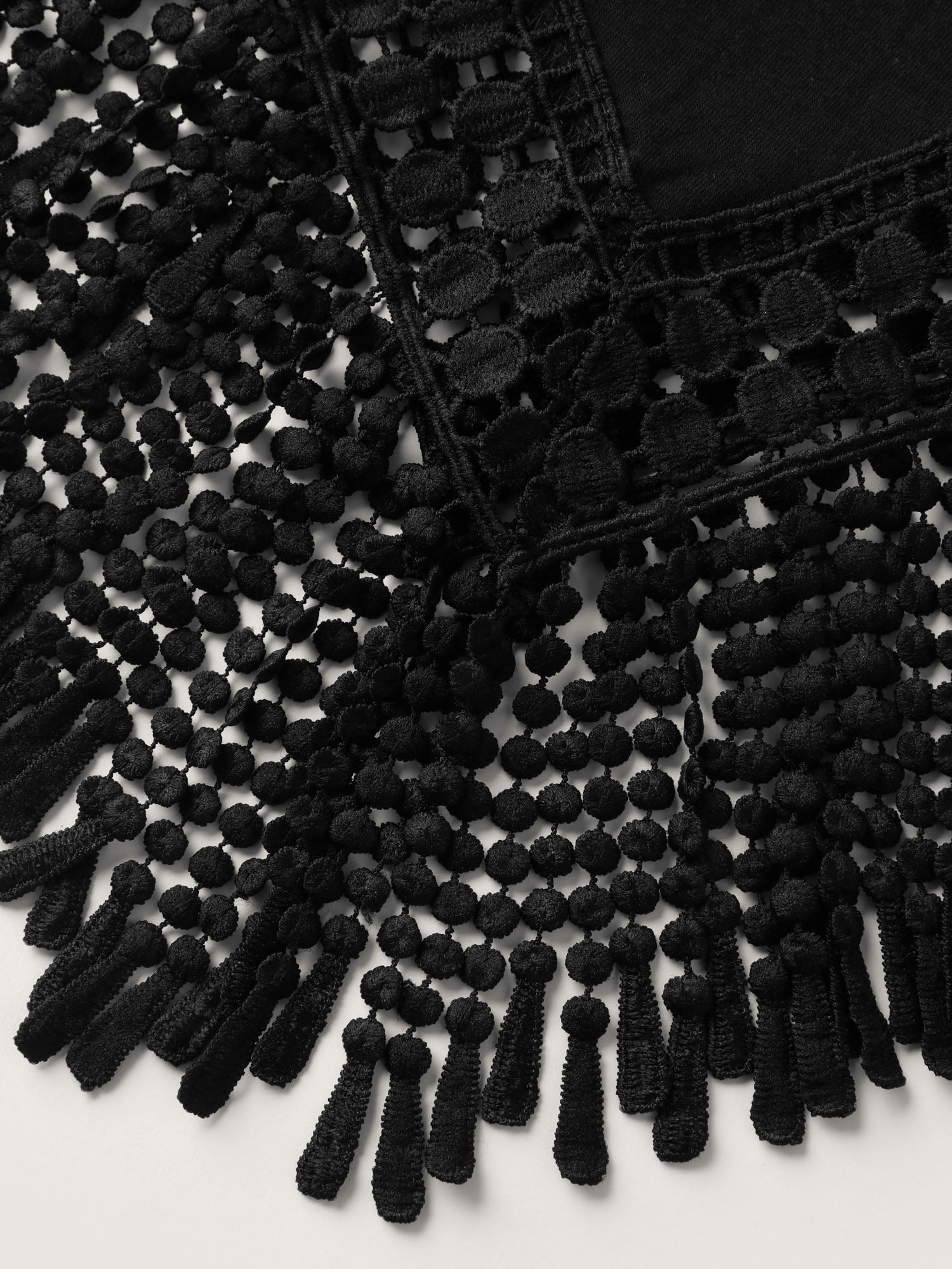 Solid Tassels Trim Pocket Asymmetrical Hem T-shirt