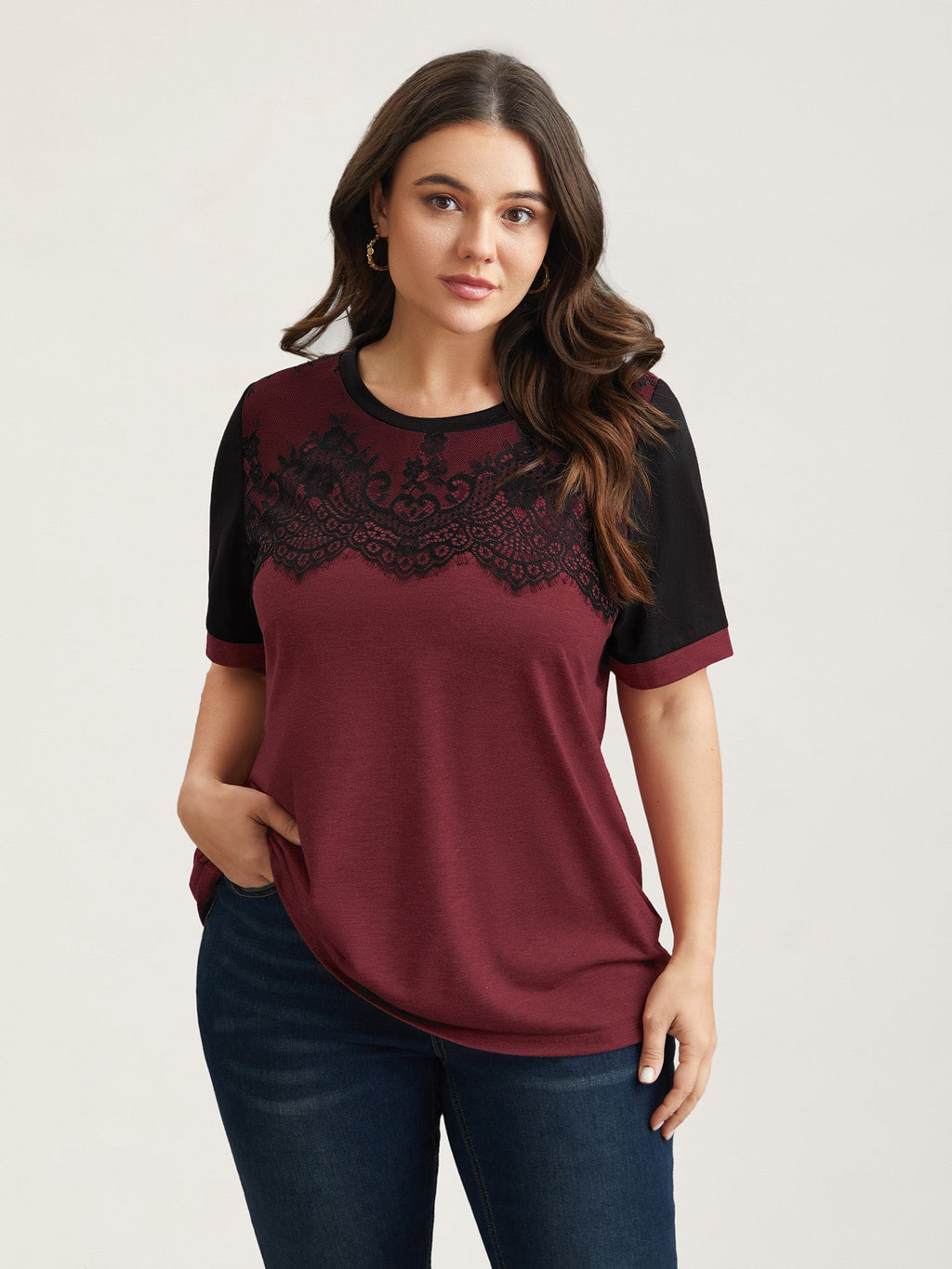 Stretchy Scalloped Lace Color Contrast T-Shirt