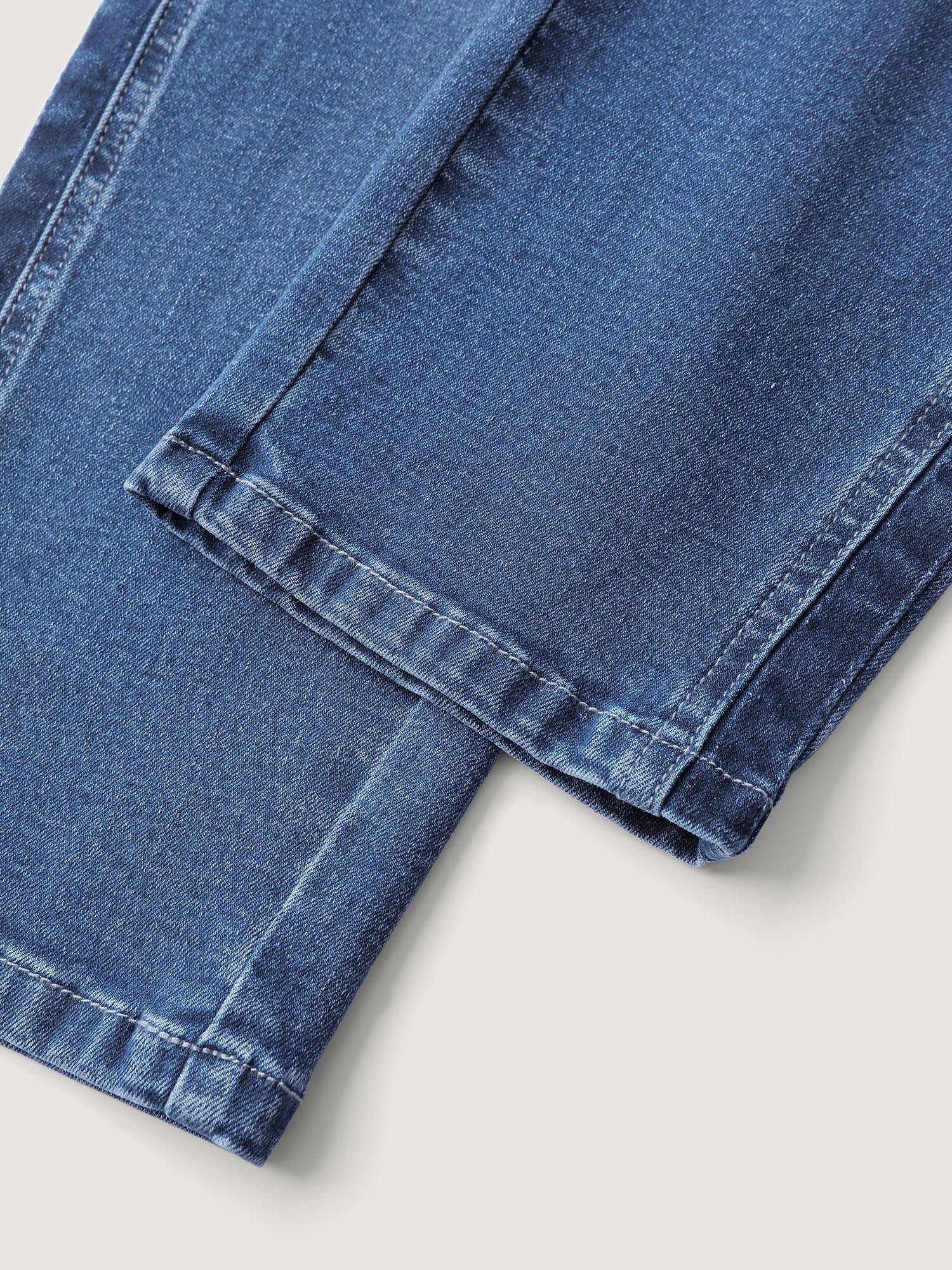 Stretchy Mid-Rise Straight-Leg Jeans