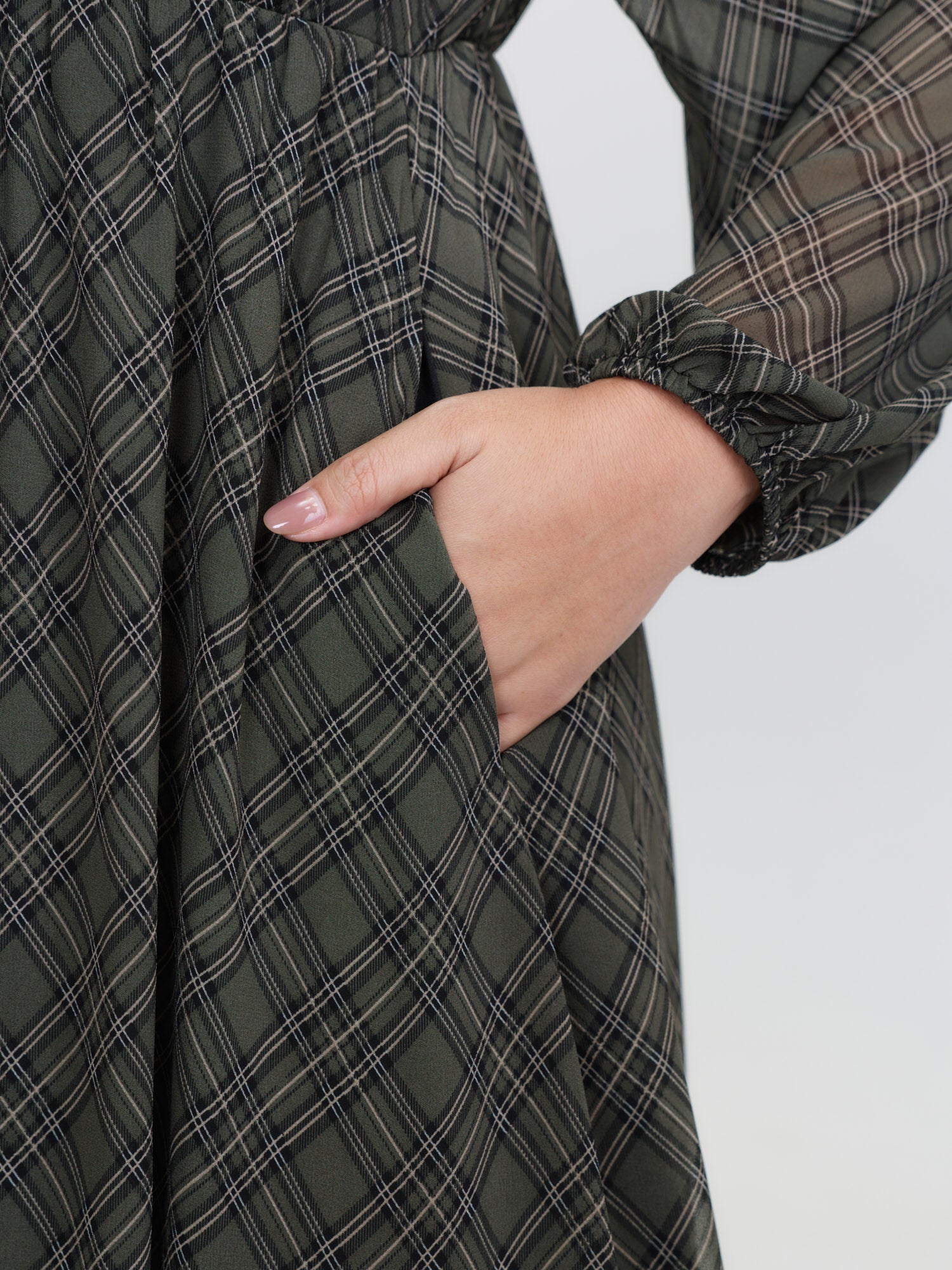 Diamond Print Neck Tie Midi Dress