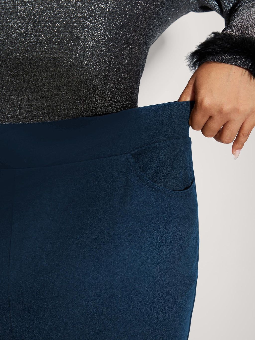 Stretchy Diamond Detail Hem Pants