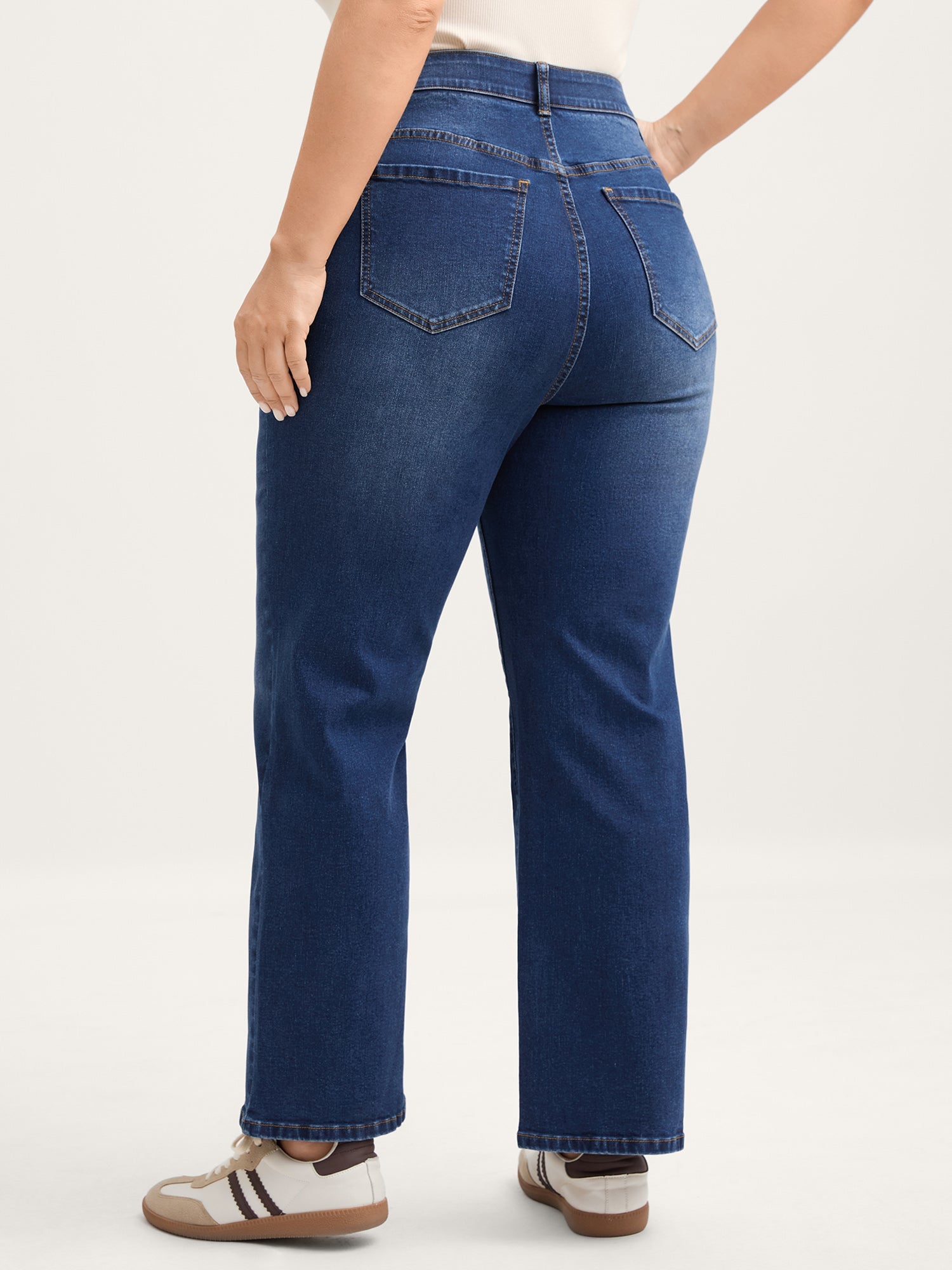 Classic Wash Stretchy Micro Flared Jeans