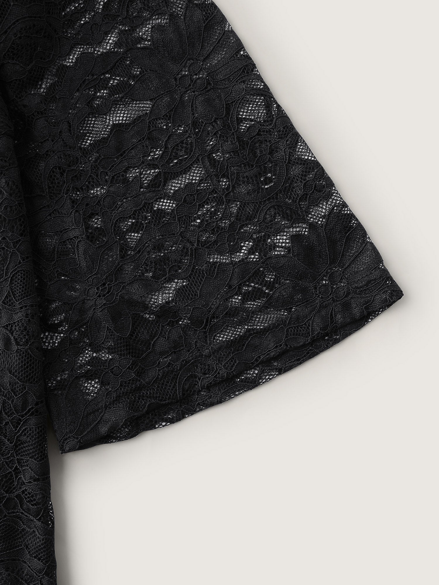 Lace Trim Sweetheart Neck Ruched Knit Top