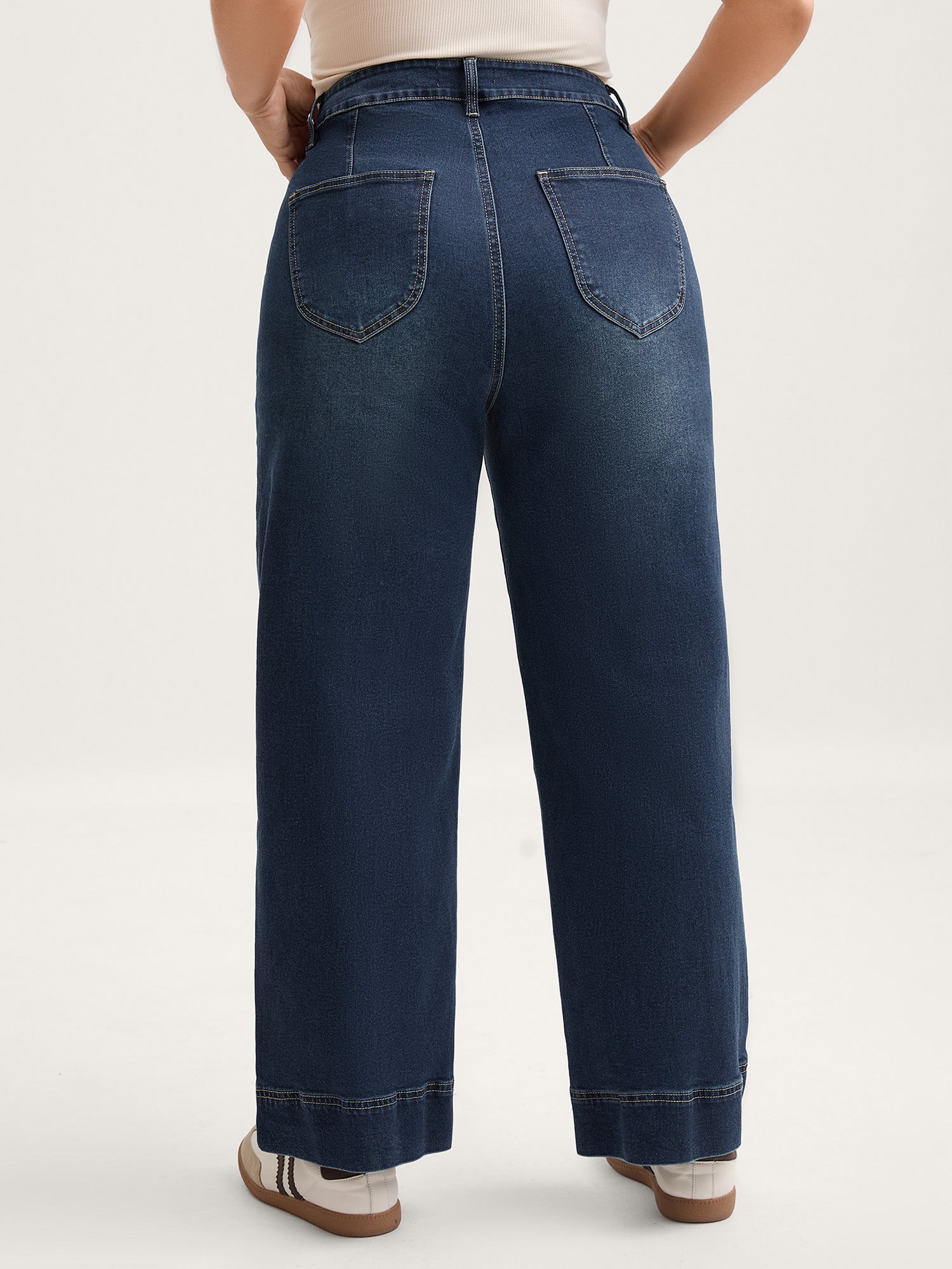Retro Wash Straight-Leg Jeans