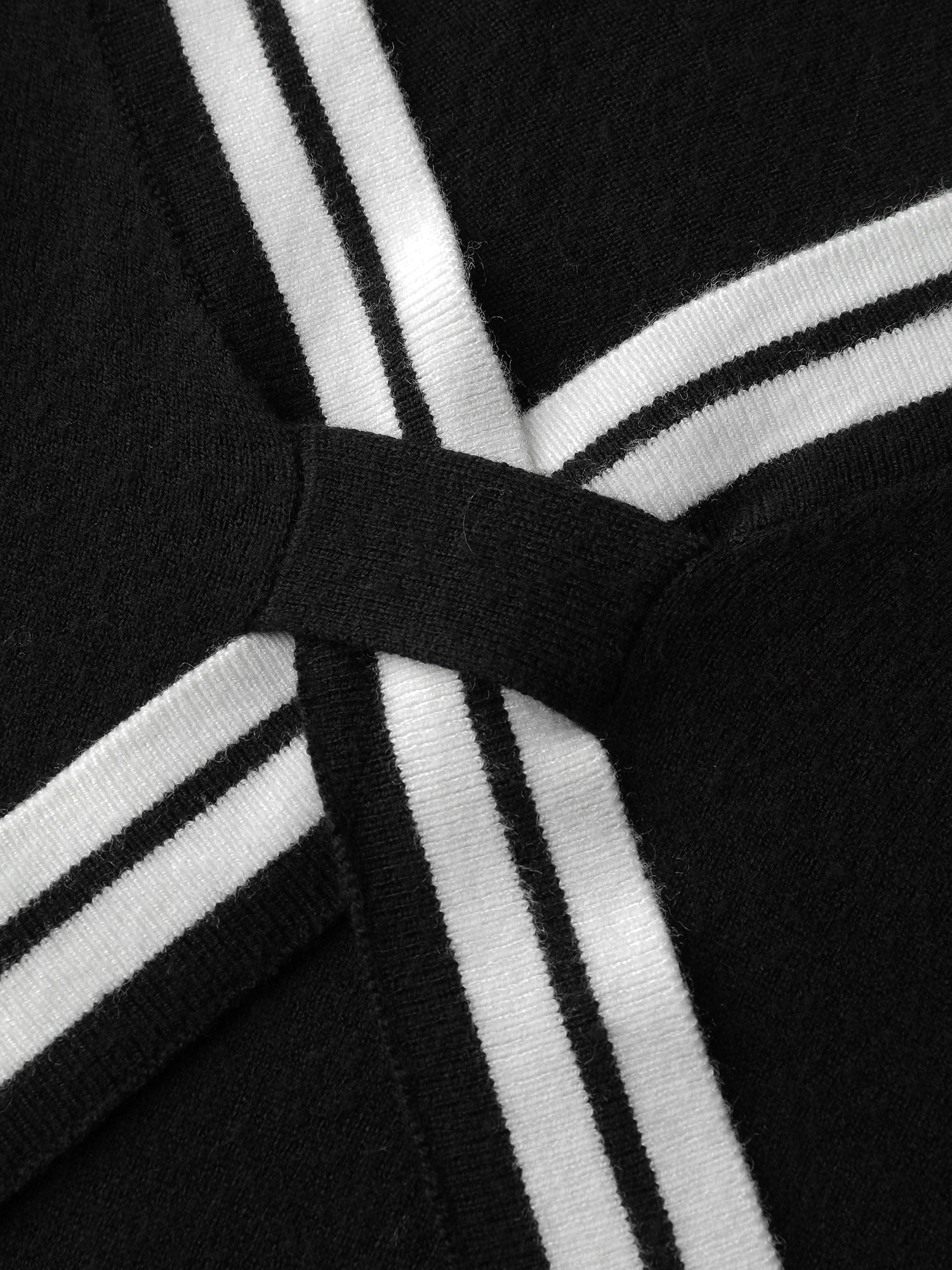 V-Neck Contrast Long Sleeve Pullover