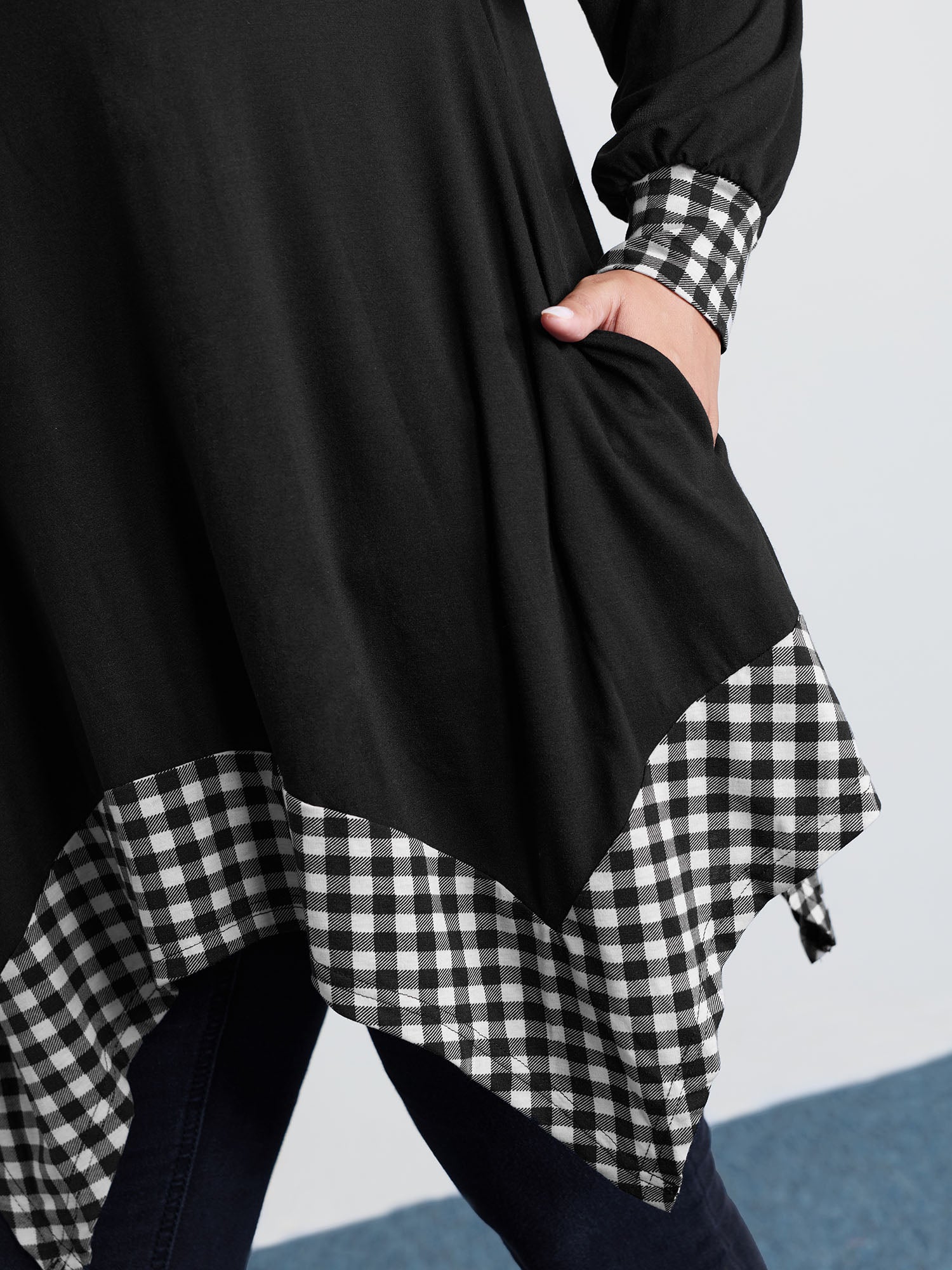 Supersoft Stretchy Checkered Asymmetrical Hem T-Shirt