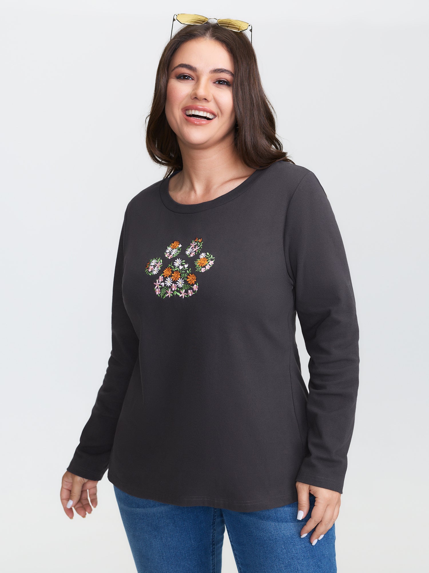 Floral Paws Embroidered Curvy Hem T-Shirt