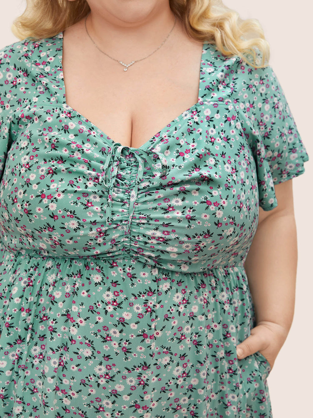 Ditsy Floral Sweetheart Drawstring Pocket Tiered Dress