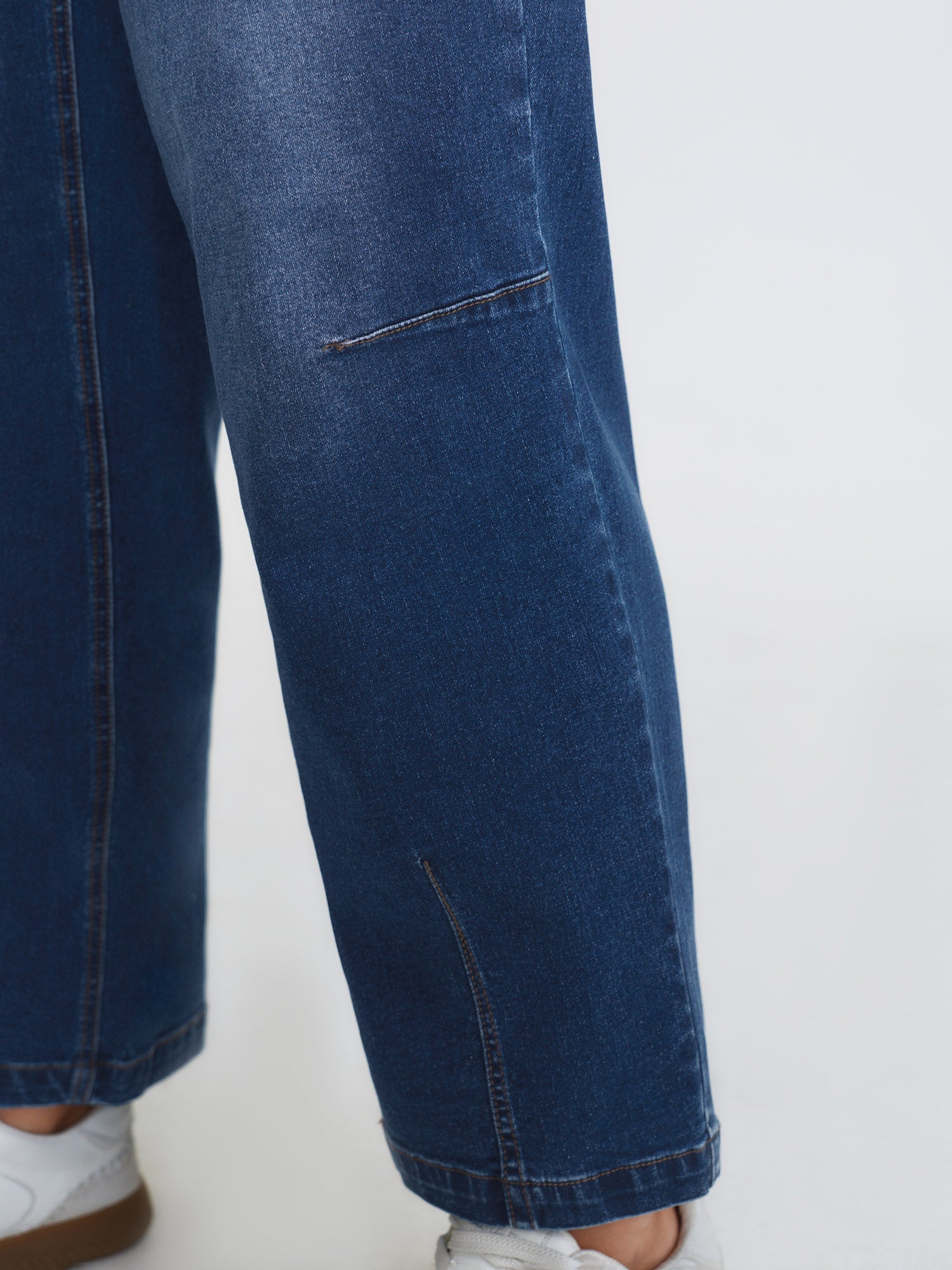 Stretchy Mid-Rise Straight-Leg Jeans