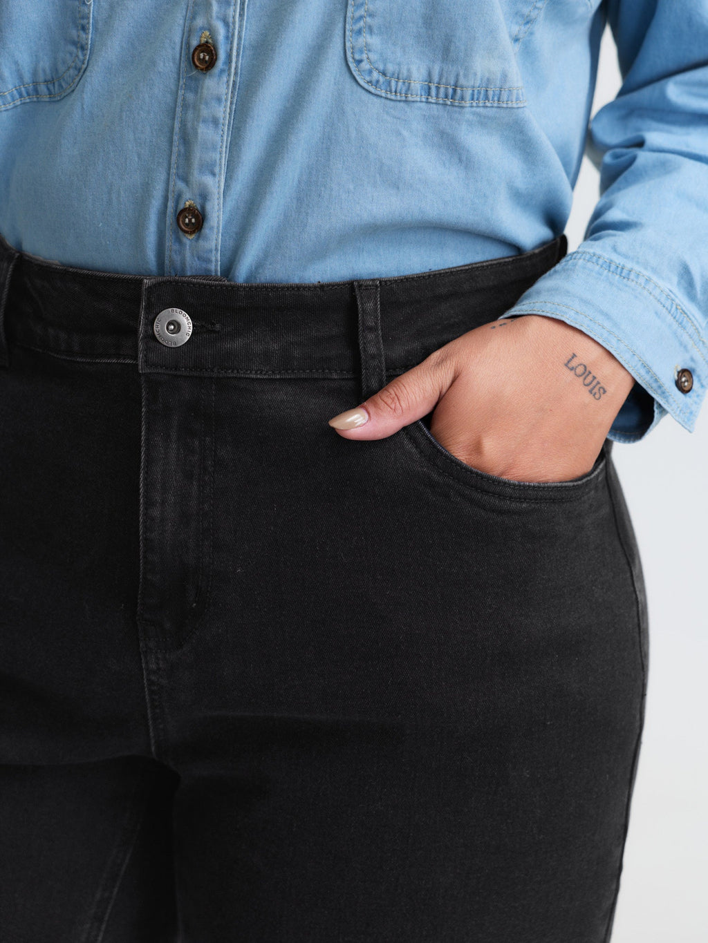 Stretchy Mid-Rise Straight-Leg Jeans