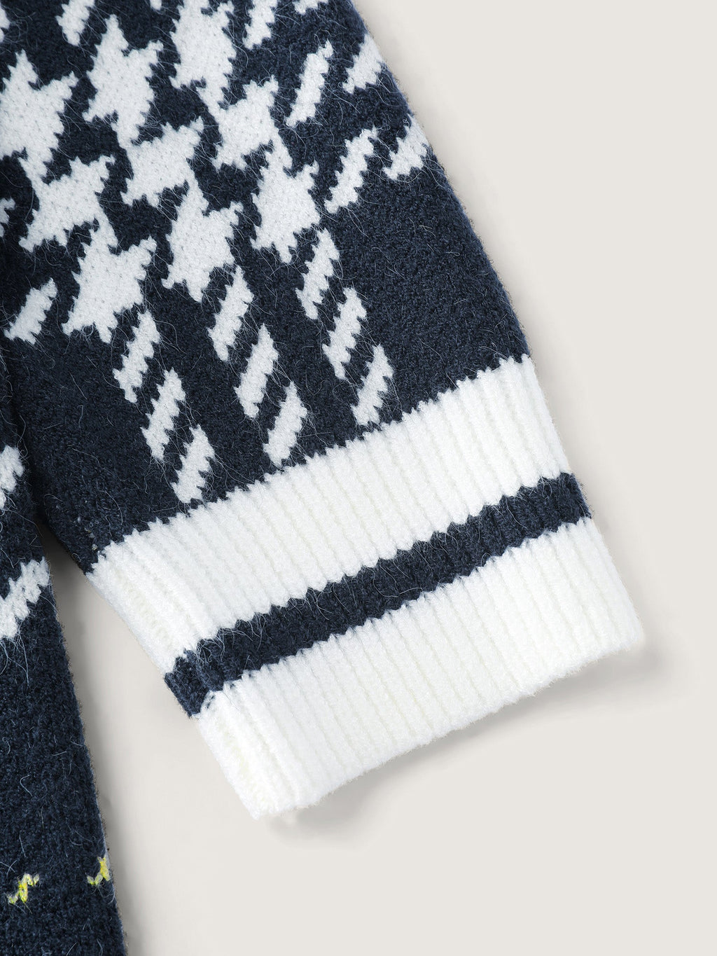 Checkered Pattern Jacquard V-Neck Pullover