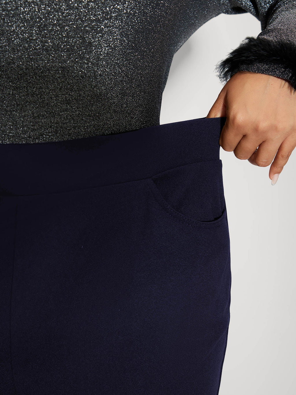 Stretchy Diamond Detail Hem Pants