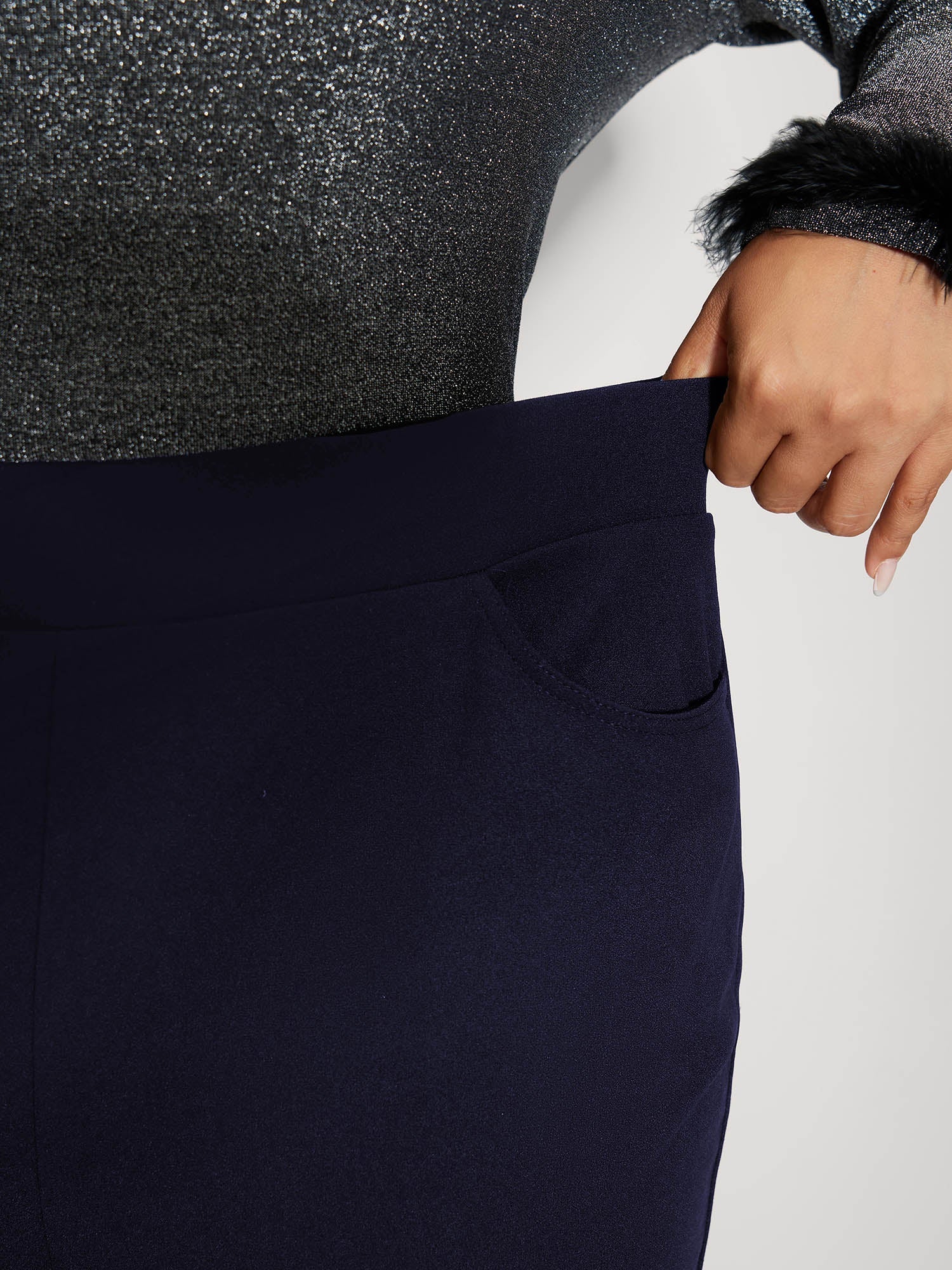 Stretchy Diamond Detail Hem Pants
