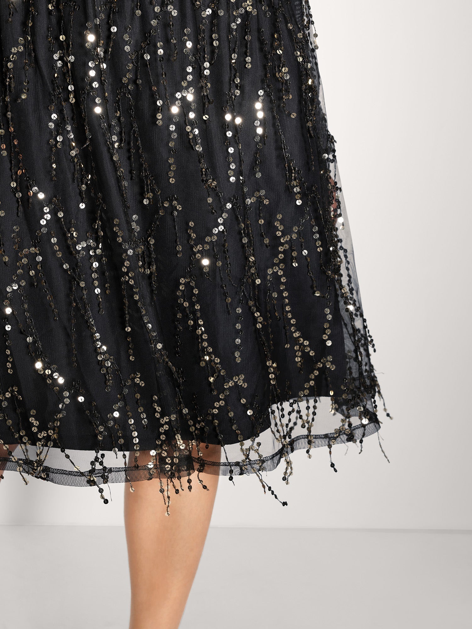 Back Bow Tie Fringe Sequin Midi Dress