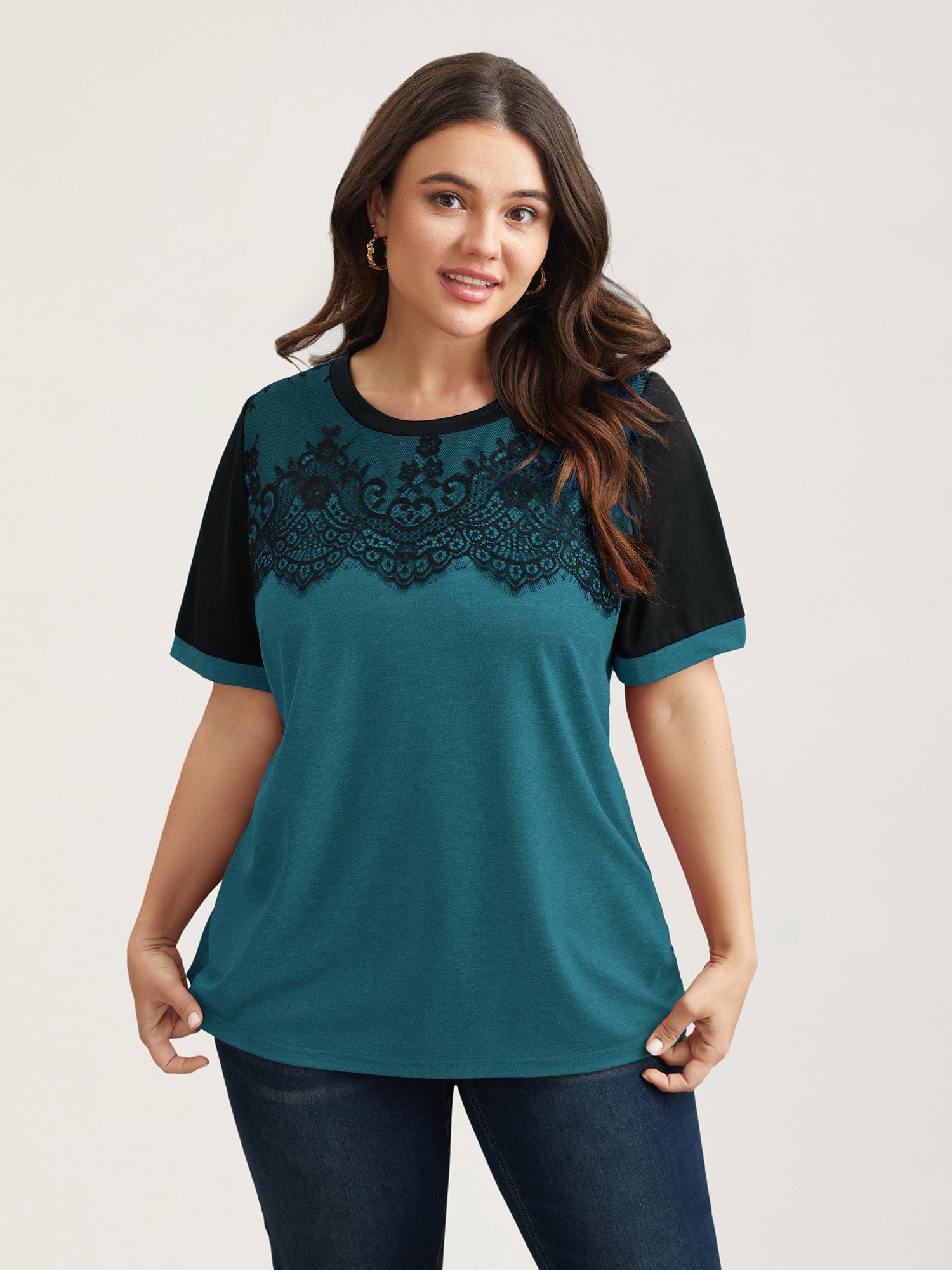 Stretchy Scalloped Lace Color Contrast T-Shirt