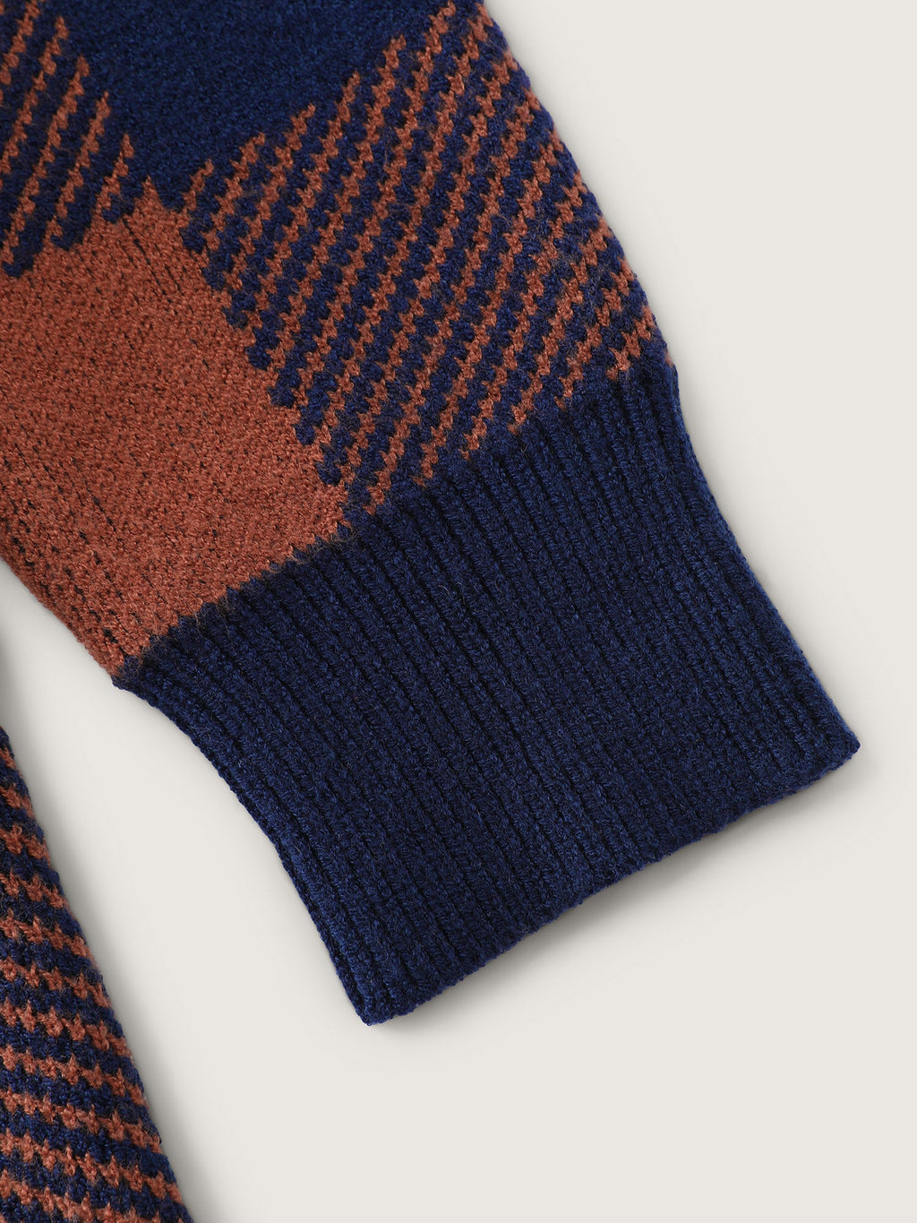 Supersoft Checkered Pattern Zip Knit Cardigan