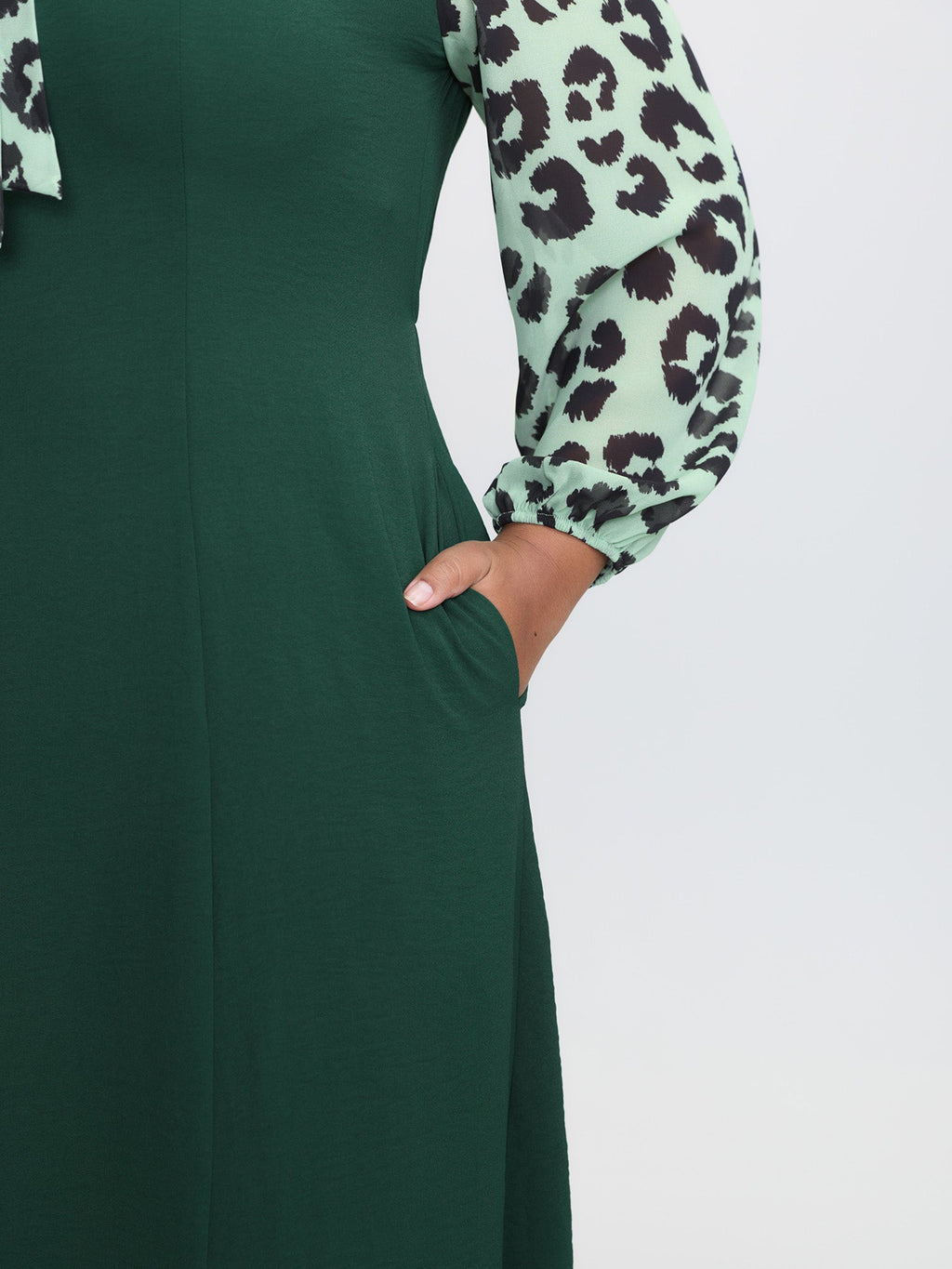 Leopard Print Ribbon Collar Midi Dress