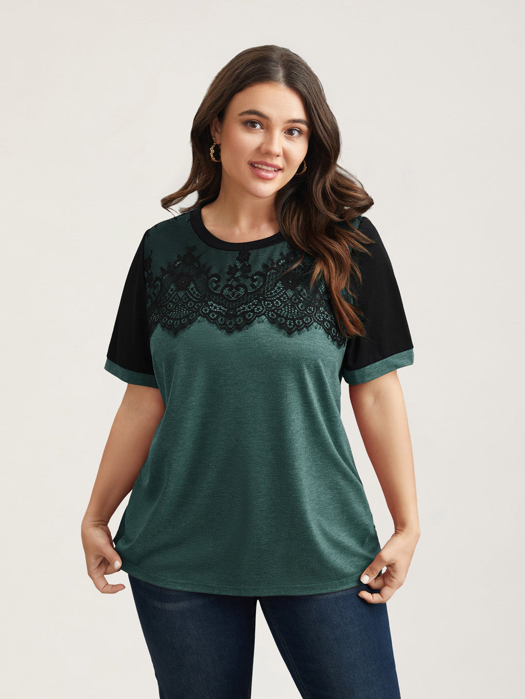 Stretchy Scalloped Lace Color Contrast T-Shirt