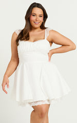 Sleeveless Ruched Bodice Lace Trim Dress in Off White
