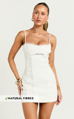 Sweetheart Tie Back Scallop Detail Dress in Off White