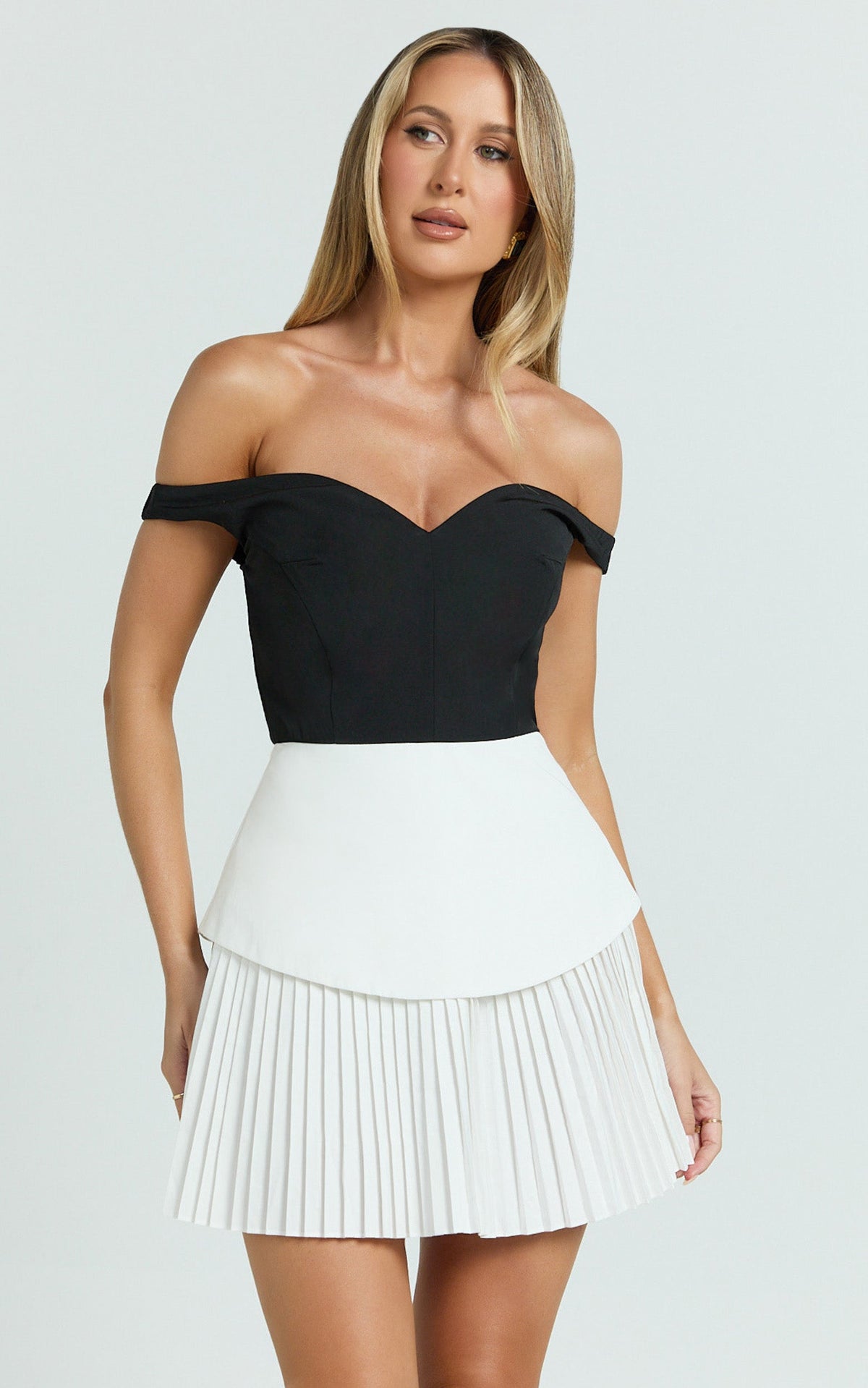 Off Shoulder Pleated Dress in Black/White