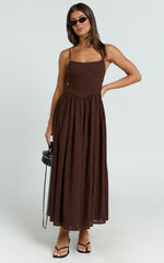 Linen Scoop Neck Gathered Dress in Chocolate