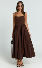 Linen Scoop Neck Gathered Dress in Chocolate